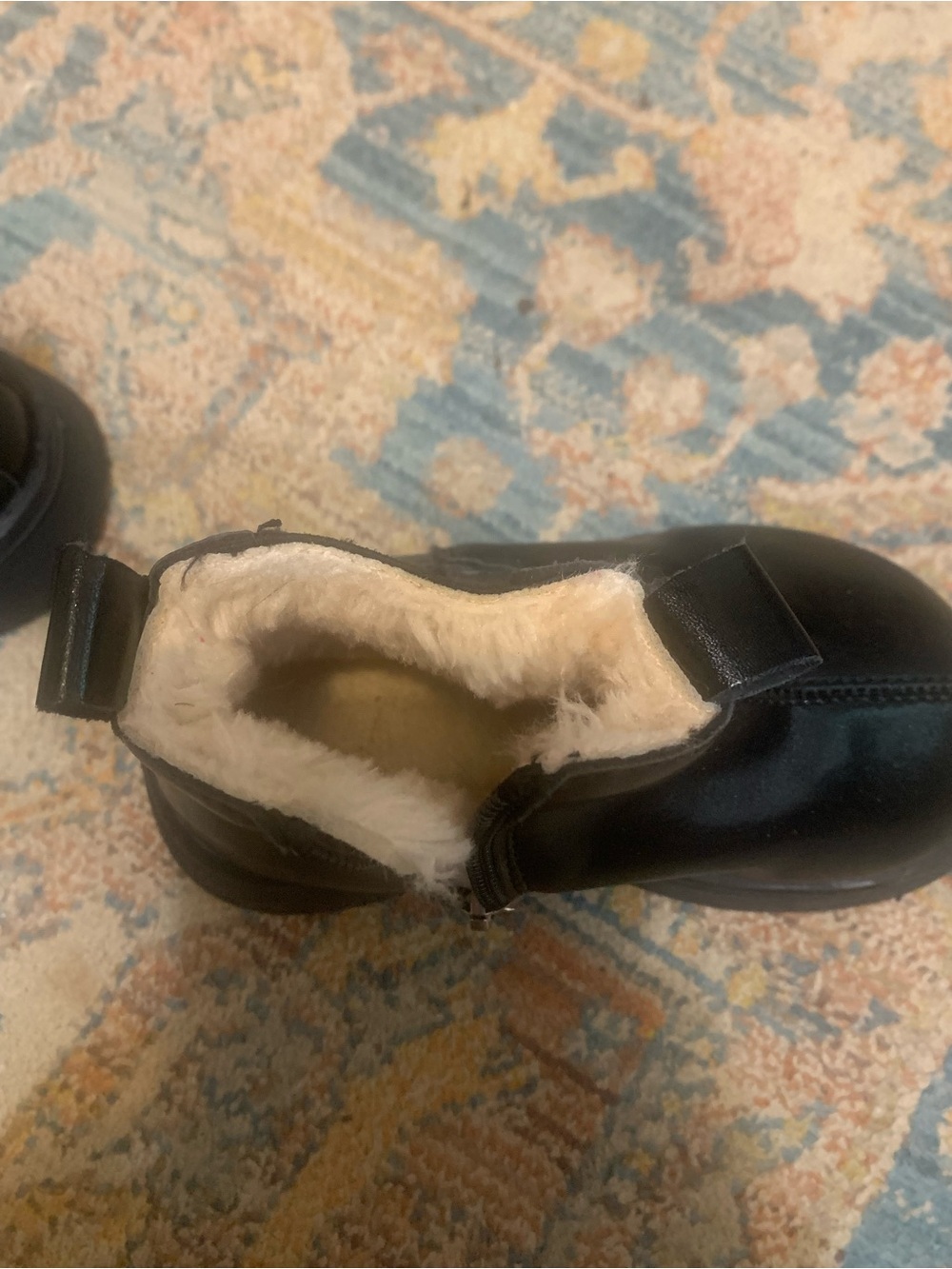 SHEIN Black Faux Leather Kids Boot with Cream Plush Lining - Picture 3 of 4